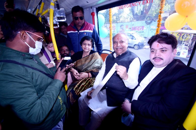 नगर विकास मंत्री आशुतोष टण्डन ने किया 60 इलेक्ट्रिक बसों का फ्लैग ऑफ/लोकार्पण